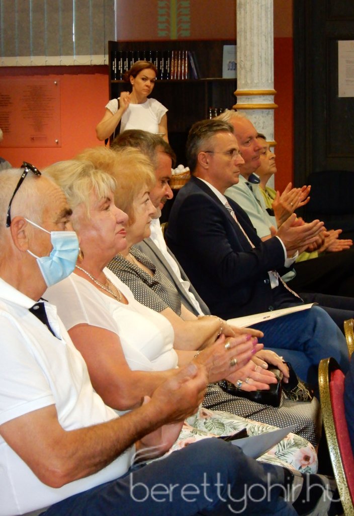 Átadták a felújított zsinagógát 16